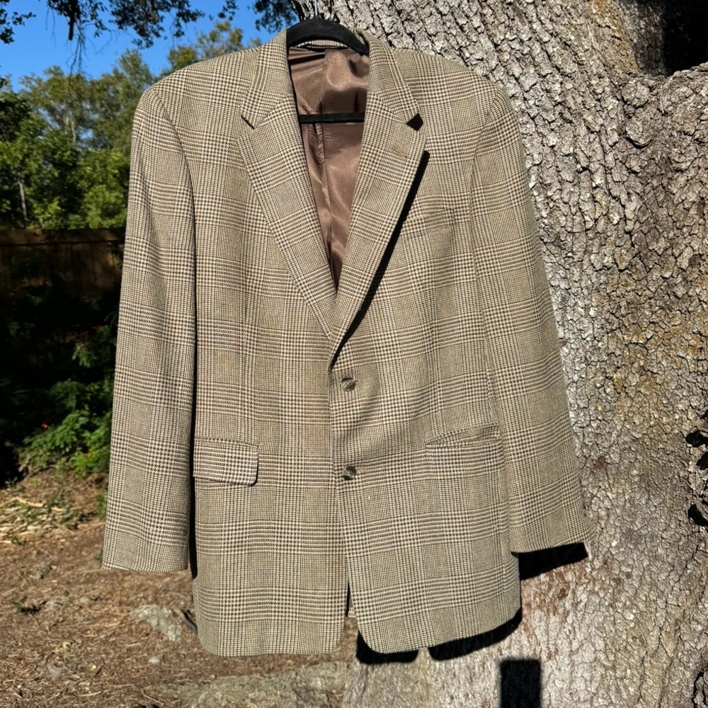 Burberrys-Vintage Wool brown tan and blue plaid blazer with silk lining.Size 40